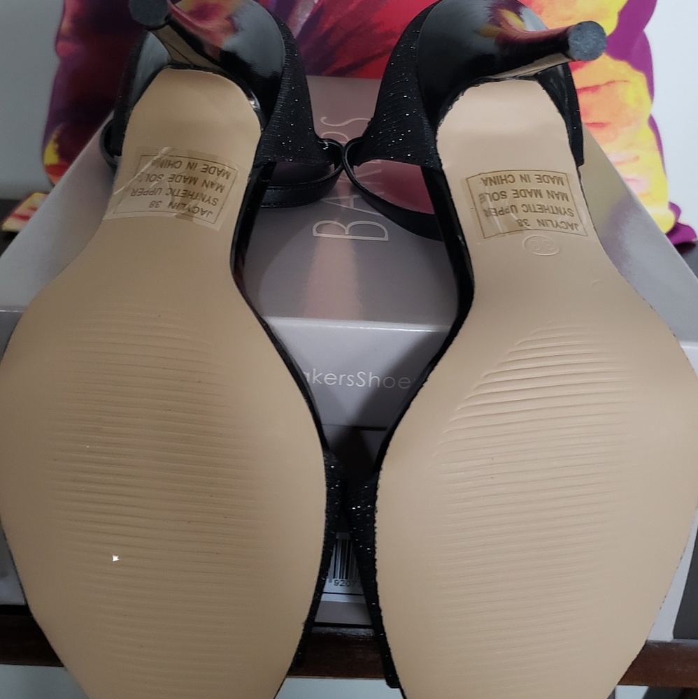 Sandals - Picture 3 of 4